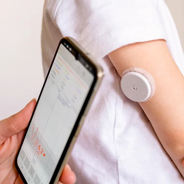 Medical monitor connected to device